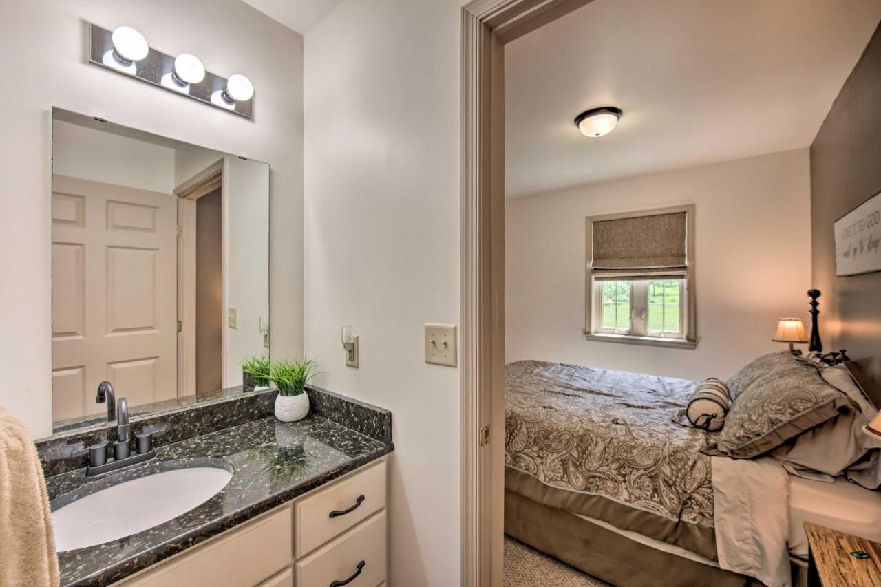 Cozy Garden Room In Welsh Mountain Suites! New Holland Exterior photo
