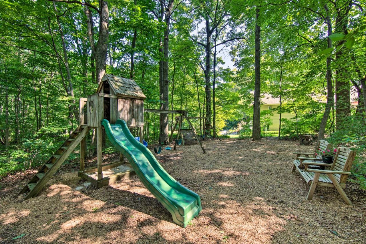 Cozy Garden Room In Welsh Mountain Suites! New Holland Exterior photo