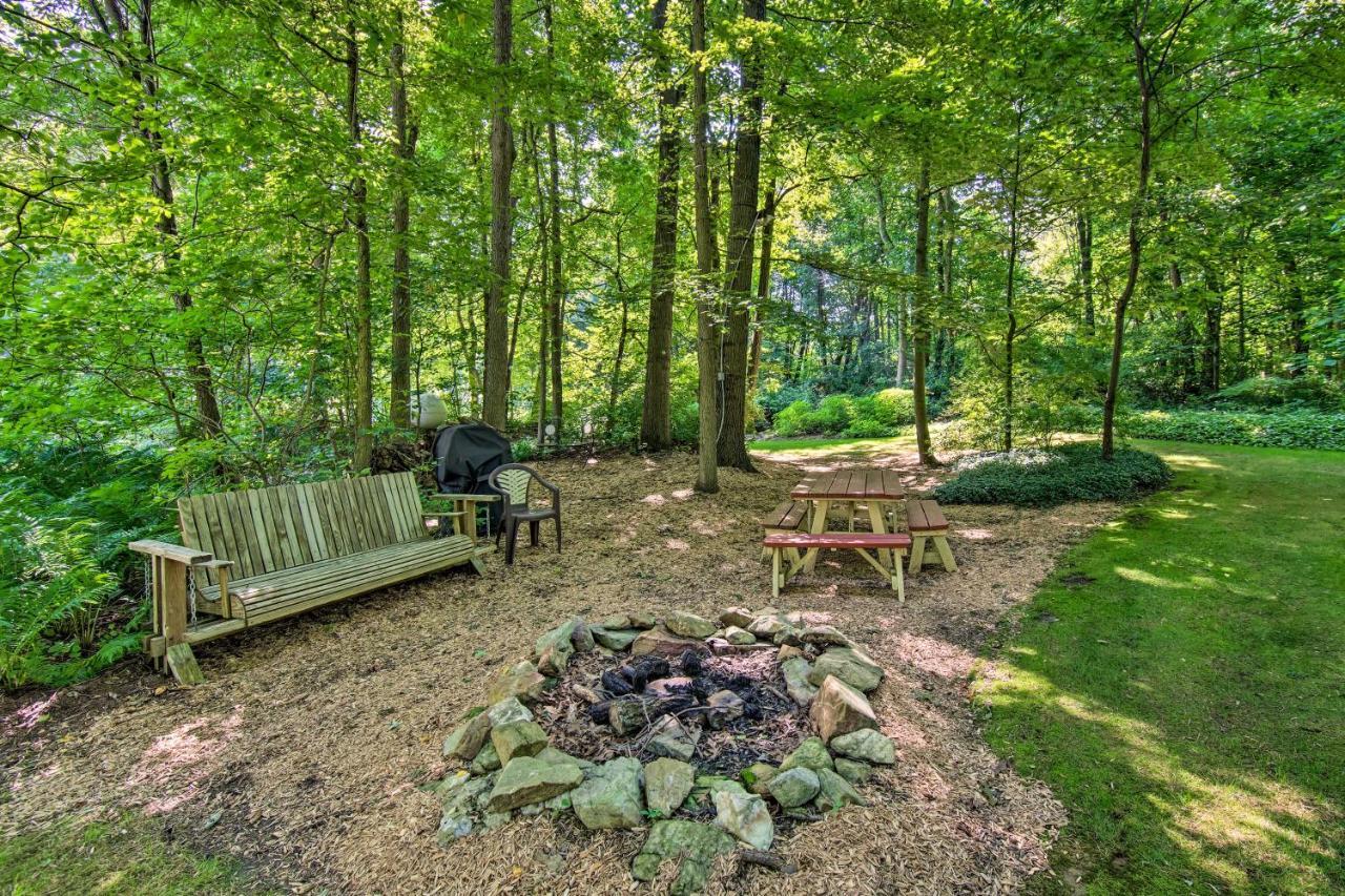 Cozy Garden Room In Welsh Mountain Suites! New Holland Exterior photo