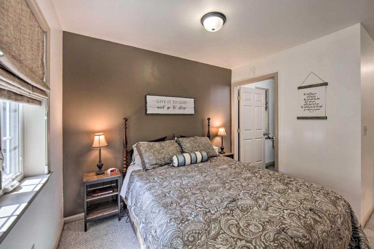 Cozy Garden Room In Welsh Mountain Suites! New Holland Exterior photo