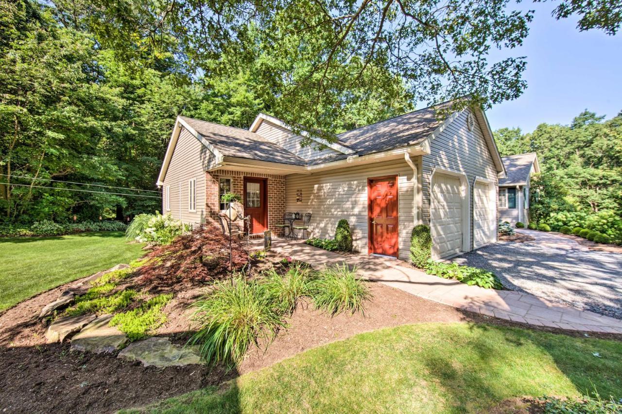 Cozy Garden Room In Welsh Mountain Suites! New Holland Exterior photo
