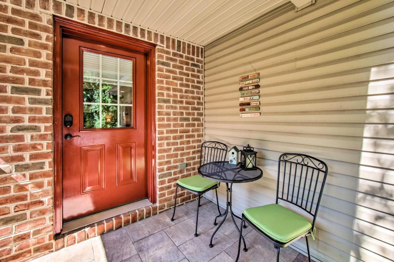 Cozy Garden Room In Welsh Mountain Suites! New Holland Exterior photo