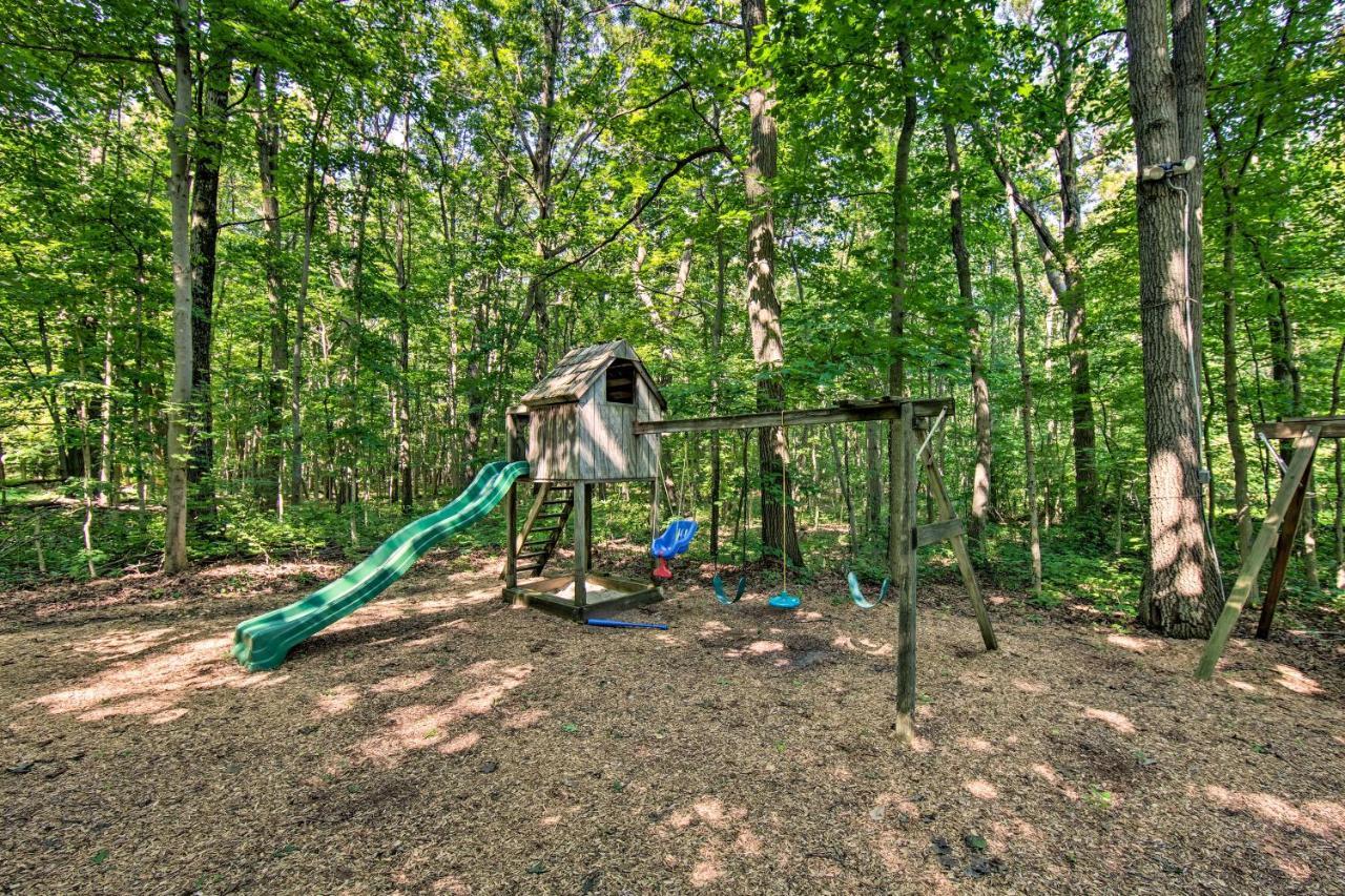 Cozy Garden Room In Welsh Mountain Suites! New Holland Exterior photo